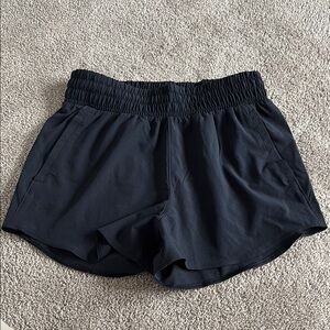 Under Armor Women's Black Shorts Small